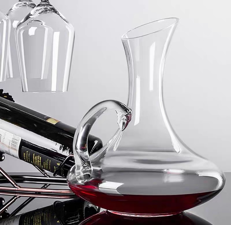 Hand Blown Red Wine Carafe Whiskey Decanter Lead-Free Crystal Glass Decanter Wine Accessories