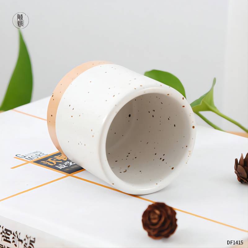 ceramic white candle holder from Changsha Aikeyi