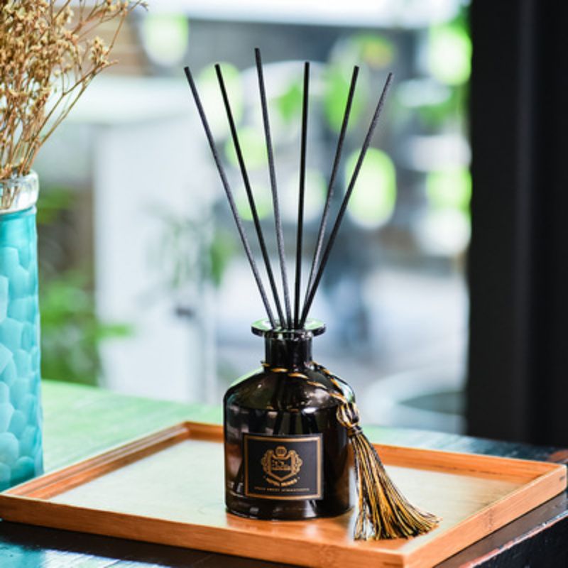 Luxury Customized 200ml clear Matt Black Essential Oil Perfume Glass Reed Diffuser Bottle