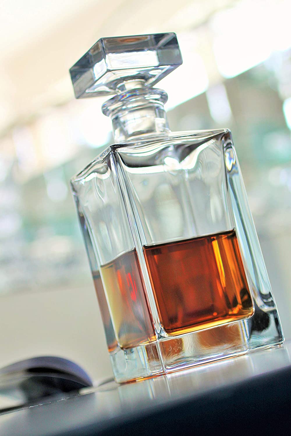 30 Ounces Square Decanter for Whiskey Liquor With Stopper Classic Clear for Wedding Party Bar