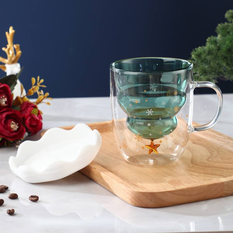 High Borosilicate Christmas Double Wall Glass Cup With Lid