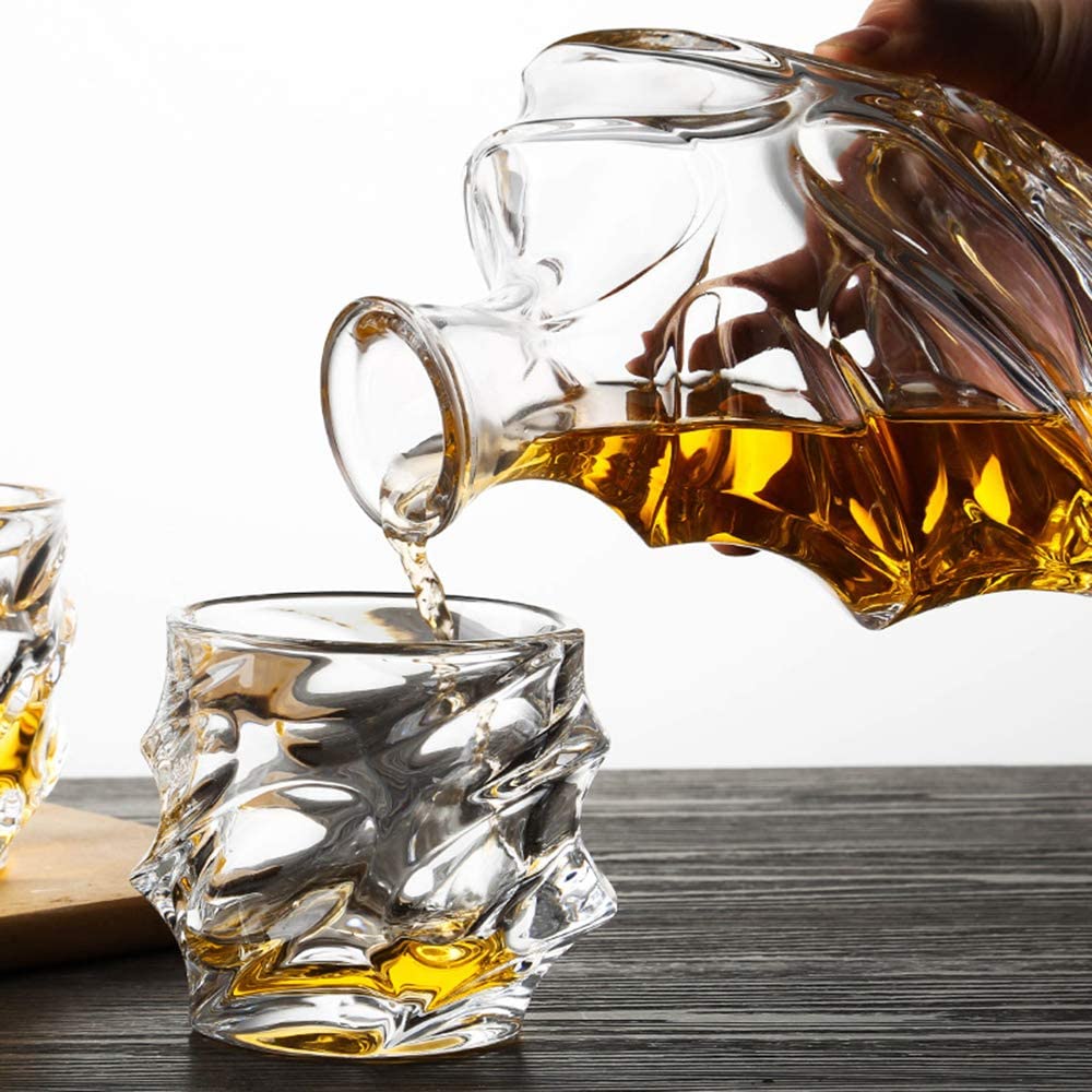 750 ML Glass Decanter with Airtight Geometric Stopper Whiskey Decanter for Wine water and more