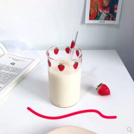 300ml High borosilicate Cute Strawberry Water Milk Drinking Glasses Cup With Straw