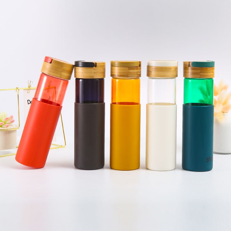 Customized silicone cover glass cup single layer spray paint water bottle handle bamboo cover glass cup