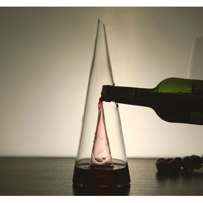 Hand Blown Red Wine Carafe Whiskey Decanter Lead-Free Crystal Glass Decanter Wine Accessories